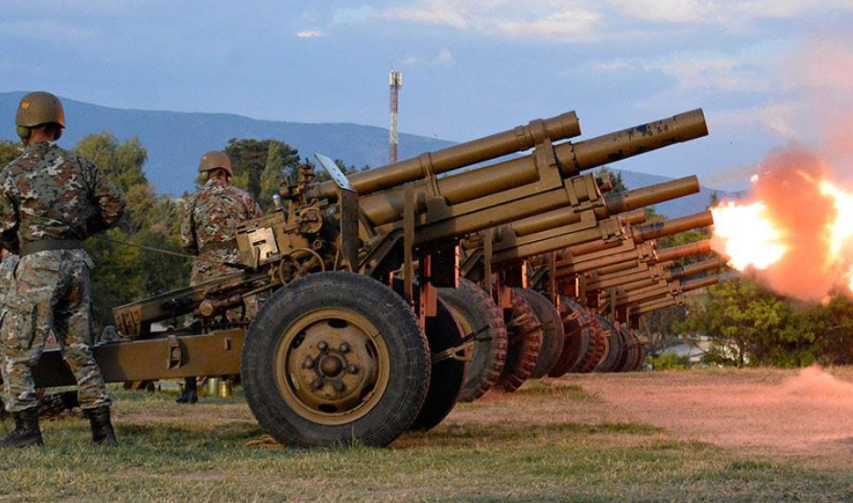 do-te-kete-qitje-artilerie-ne-shkup-mos-u-shqetesoni-armata-e-maqedonise-feston-34-vjetorin