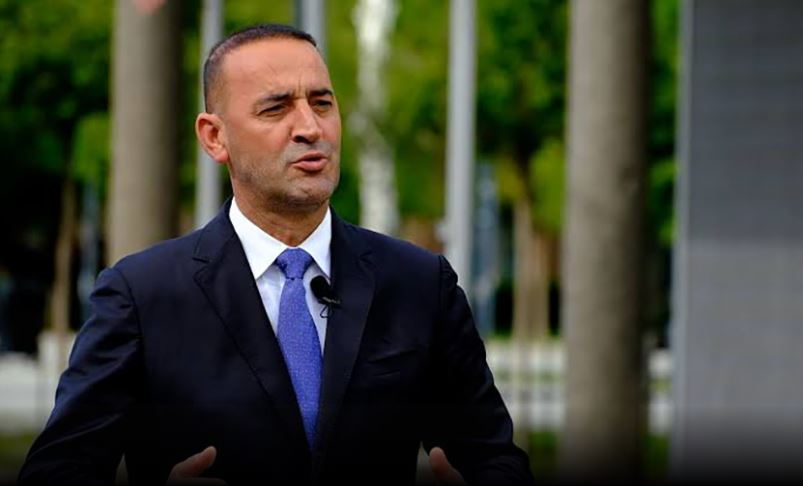 Haradinaj kritikon pushtetin  Ditën shesin patriotizëm  natën punojnë për Serbinë