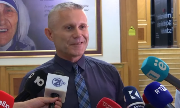 Ramadani për Kurtin dhe VV në  Joseriozitet  nuk e di a i ka dalë  malli  i keq këto ditët e fundit apo jo