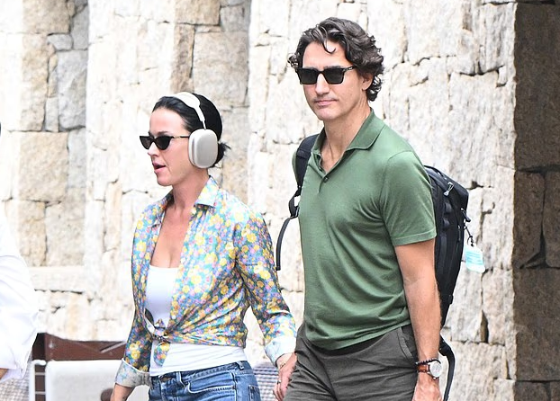 Më të lumtur se kurrë  Katy Perry dhe Justin Trudeau kapen për dore