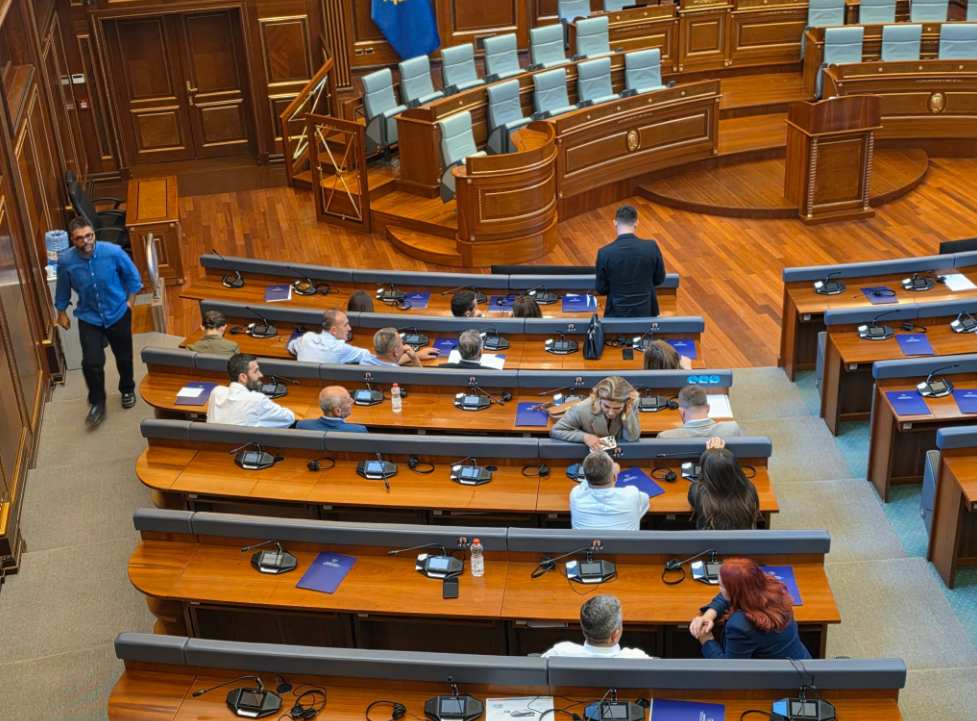 PDK ja dhe Aleanca në sallë  kërkojnë vazhdimin e seancës për konstituimin e kuvendit