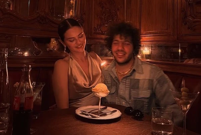 Selena zbulon natën romantike të përgatitur nga Benny në suitën luksoze