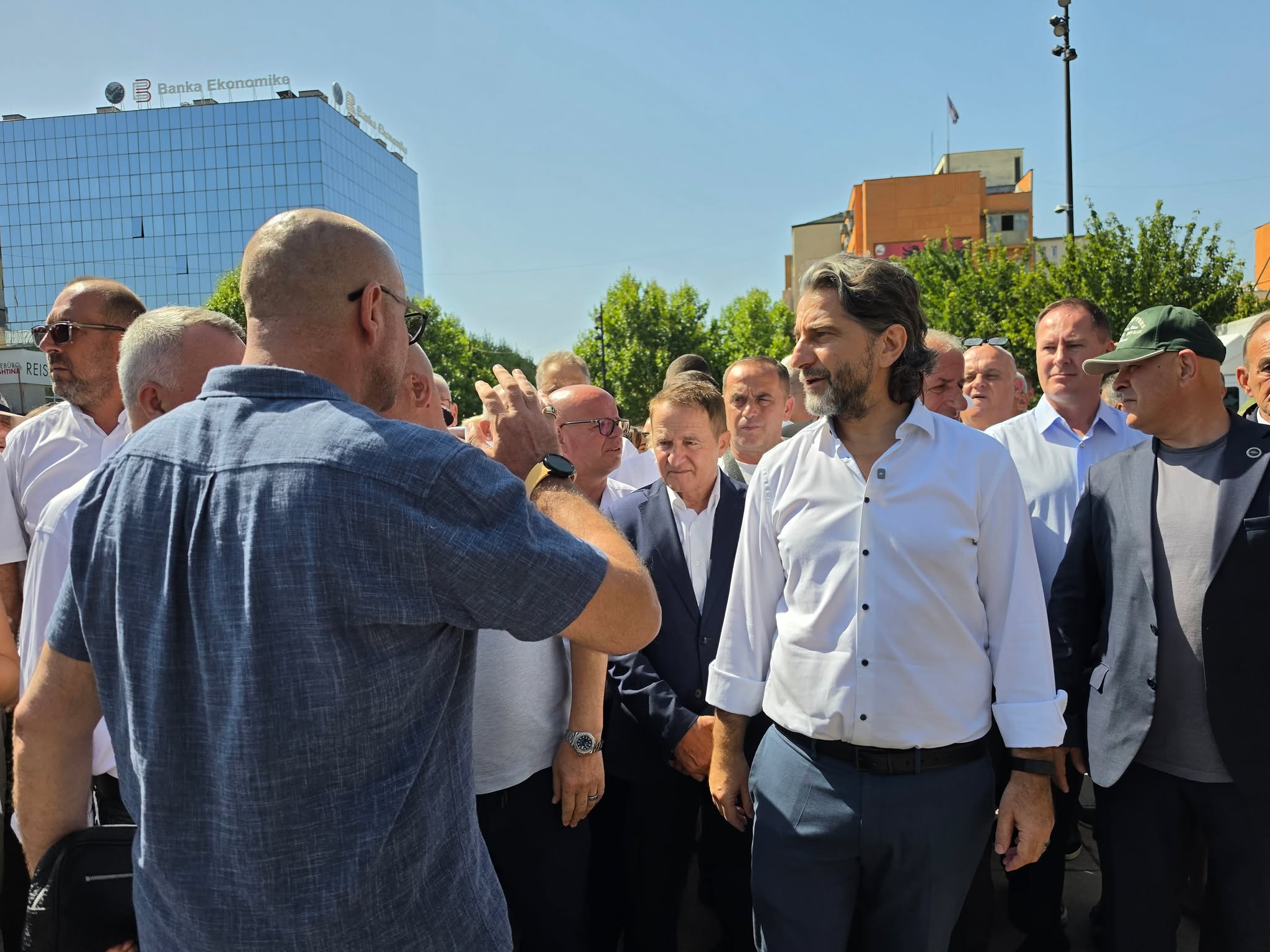 Nis protesta e kryetarëve të komunave para Qeverisë