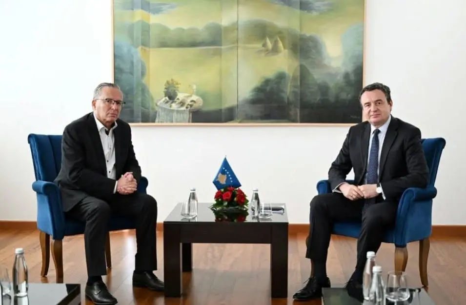 Takimi Kurti Hamza  këto janë tri çështjet që u diskutuan