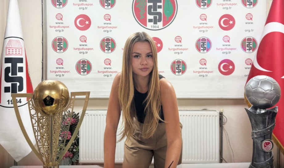 Turqi  22 vjeçarja bëhet trajnere e ekipit të meshkujve në futboll 