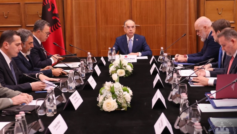 VLORA HYSENI NË QENDËR TË KËSHILLIT TË SIGURISË  Presidenca   Drejtësia të bëjë punën e vet   çështjet individuale të mos kthehen në krizë shtetërore