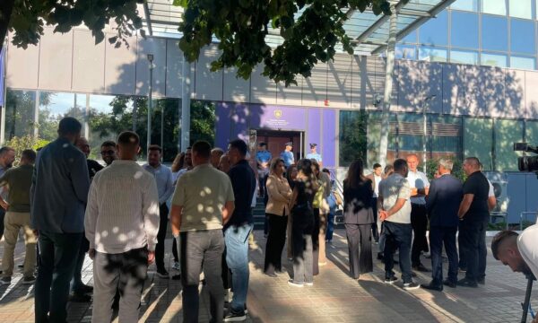 PDK dhe Aleanca bllokojnë sërish hyrjen e Qeverisë