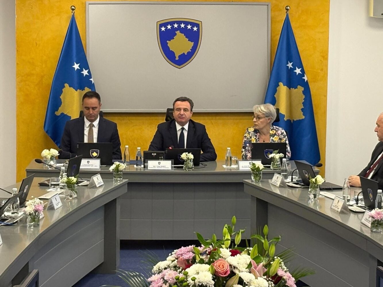 Kurti  opozitës  E pafalshme të shkojmë në zgjedhje  ejani të zgjedhim presidentin