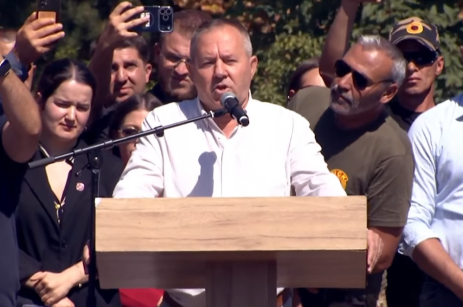 Gucati thirrje Kurtit  Donika Gërvalla dorëzoi dokumente në Hagë  shkarkoje