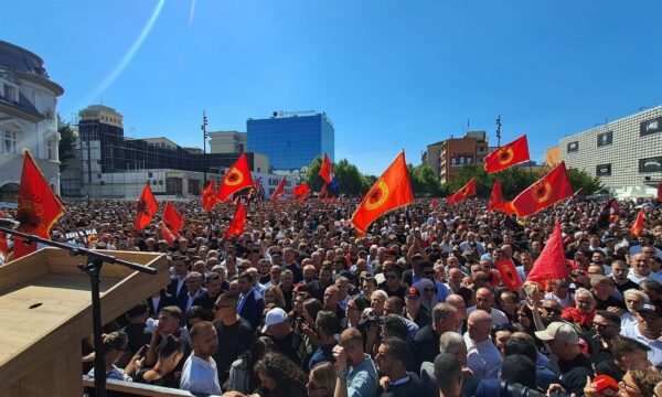 Protestuesit kanë katër kërkesa për Qeverinë e Presidencën  në mes tyre shkarkimin e Gërvallës dhe zhbërjen e Speciales