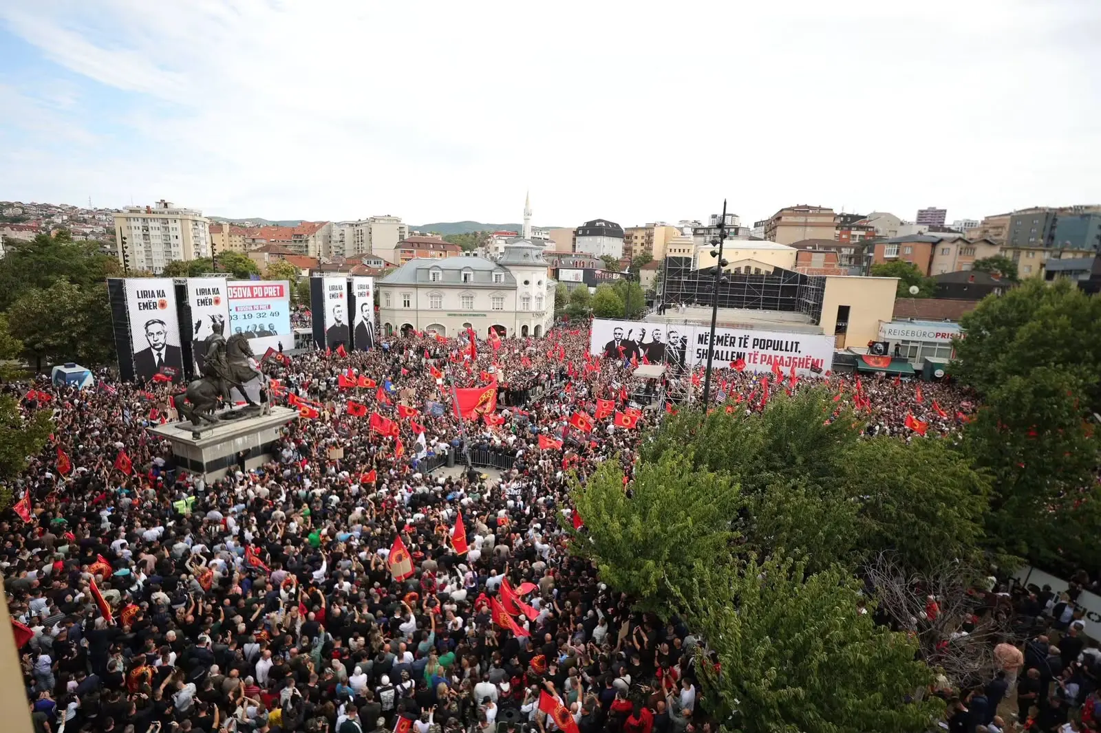liria-ka-emer-falenderon-rreth-100-mije-qytetare-pas-marshit-per-liri-syte-e-kosoves-drejt-16-shtatorit