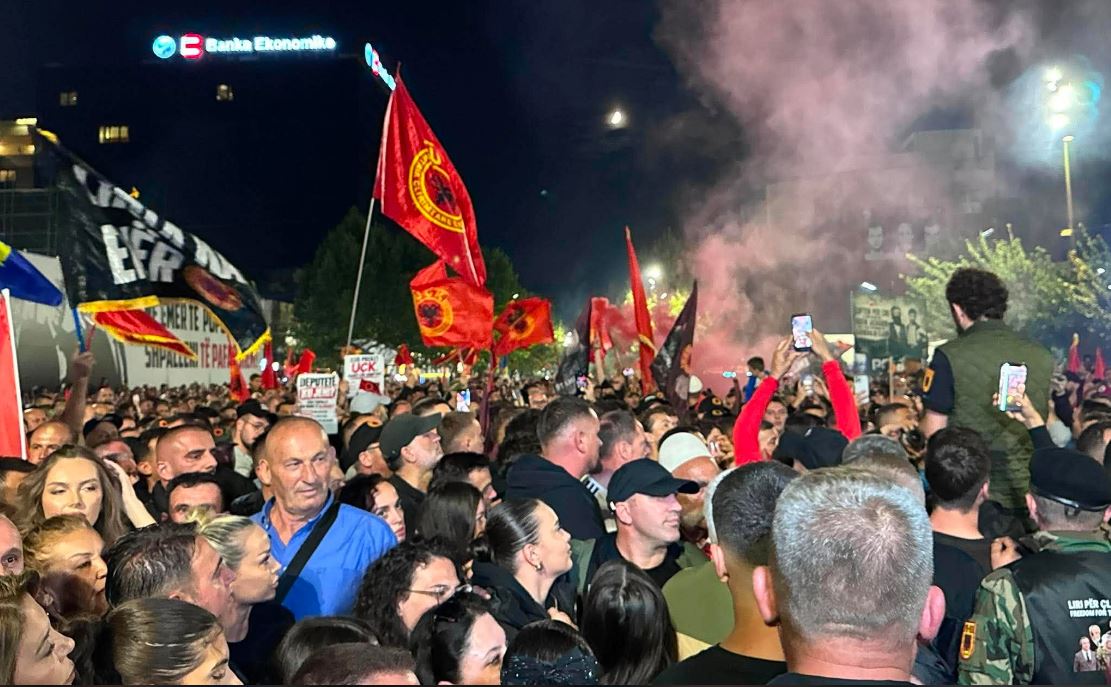  Shihemi n 21 00 n shesh   protesta vazhdon edhe sonte në Prishtinë