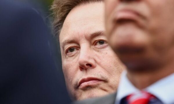 Musk rikthehet në kampin e Trumpit  do të drejtojë studimin e Pentagonit mbi të ardhmen e luftës